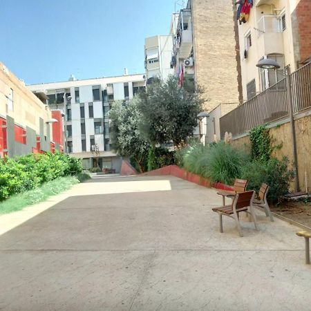 Hotel Fira Basic L'Hospitalet de Llobregat Esterno foto