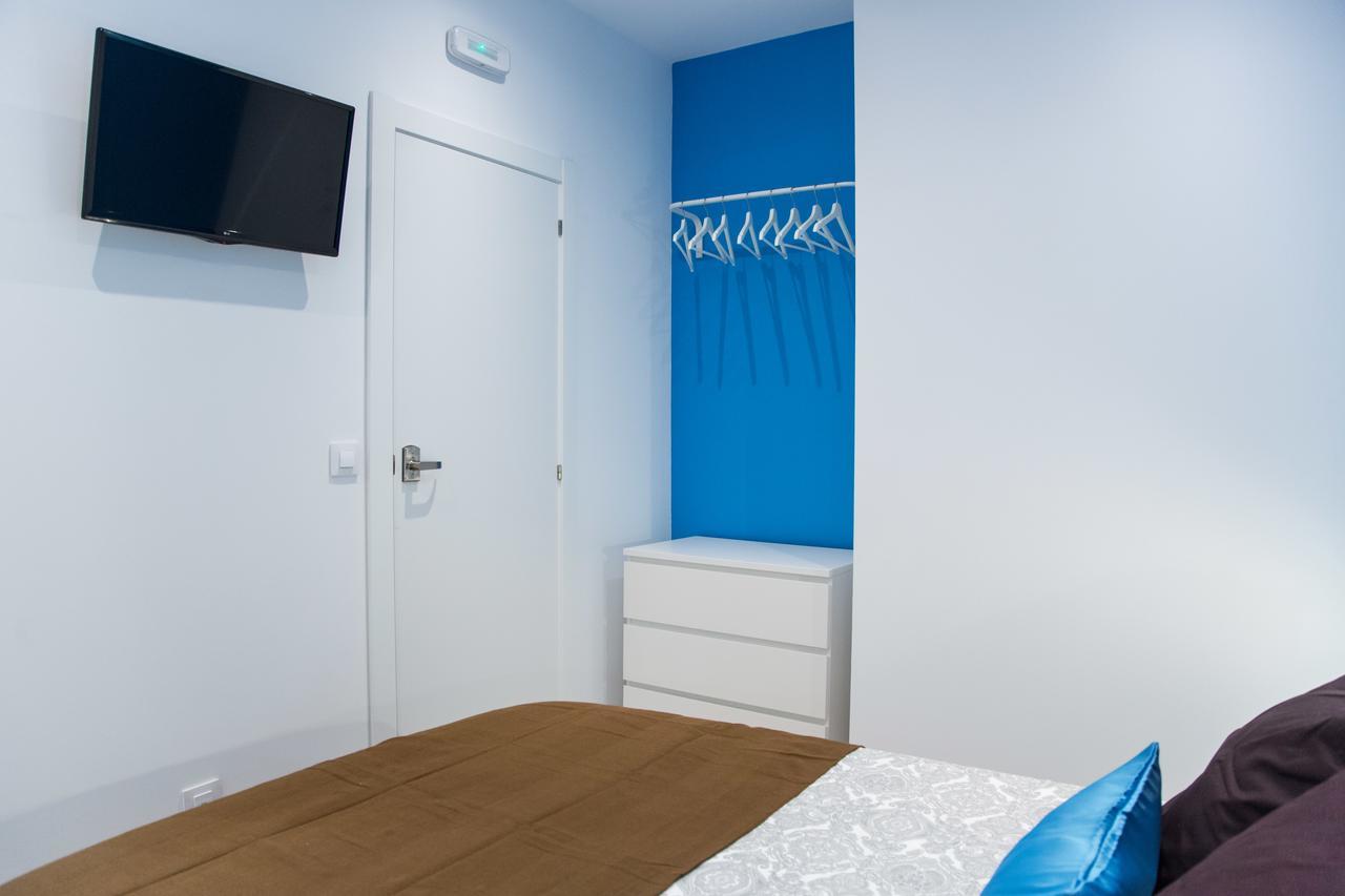 Hotel Fira Basic L'Hospitalet de Llobregat Esterno foto