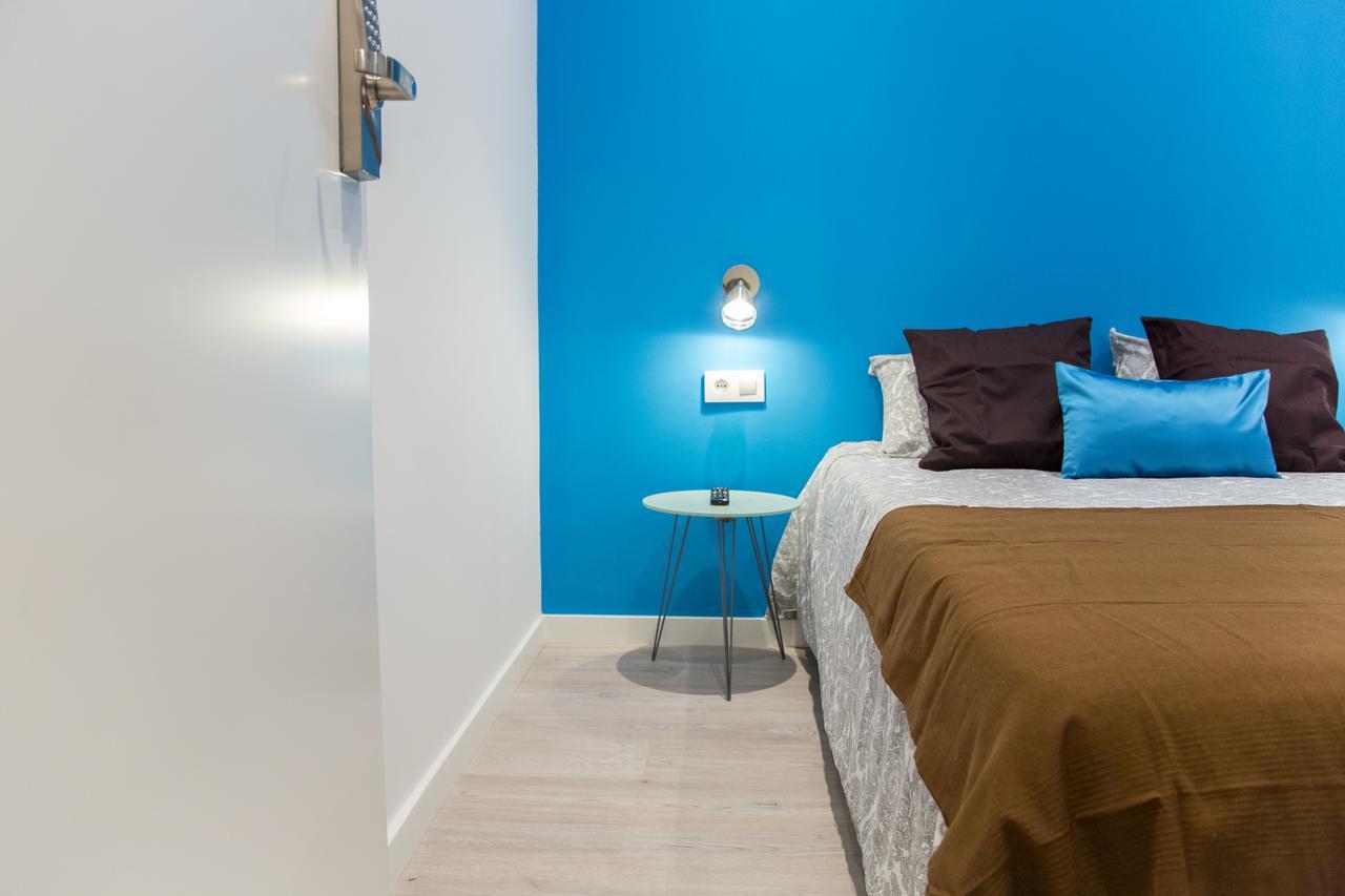 Hotel Fira Basic L'Hospitalet de Llobregat Esterno foto
