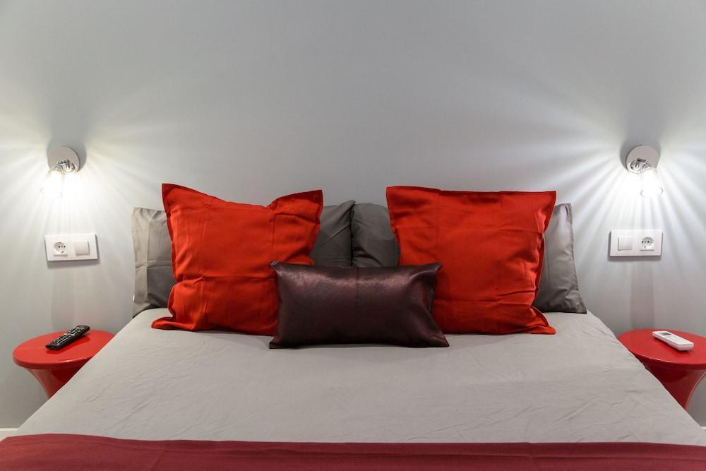 Hotel Fira Basic L'Hospitalet de Llobregat Esterno foto