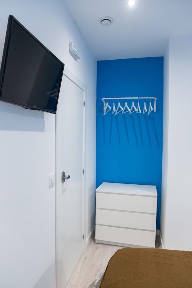 Hotel Fira Basic L'Hospitalet de Llobregat Esterno foto