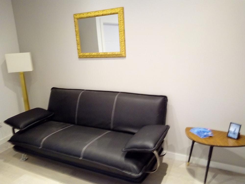 Hotel Fira Basic L'Hospitalet de Llobregat Esterno foto
